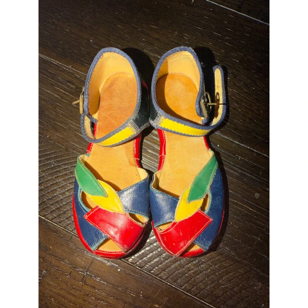 Vintage Girls Leather Sandals Size 7.5 Color Block Leather Display Decor Shoes